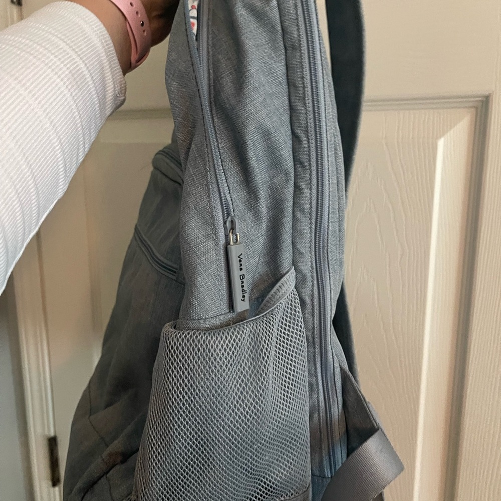 backpack - Picture 4 of 4